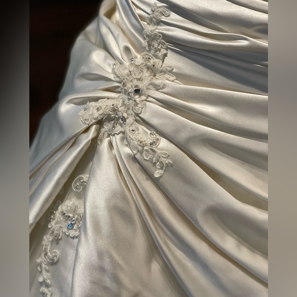 Maggie Sottero Ambrosia NWOT Size 8, Ivory - Picture 5 of 14